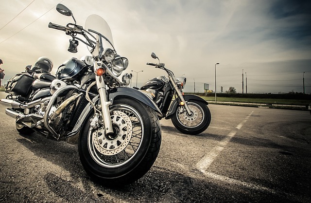 Jak odpalić motor z rozładowanym akumulatorem? Jak odpalić motor z rozładowanym akumulatorem?